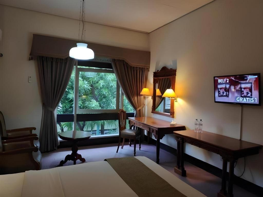 New Grand Park Hotel Сурабая Екстериор снимка