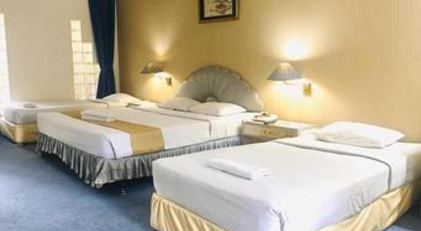 New Grand Park Hotel Сурабая Екстериор снимка
